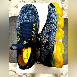 NEW Men’s Nike vapormax